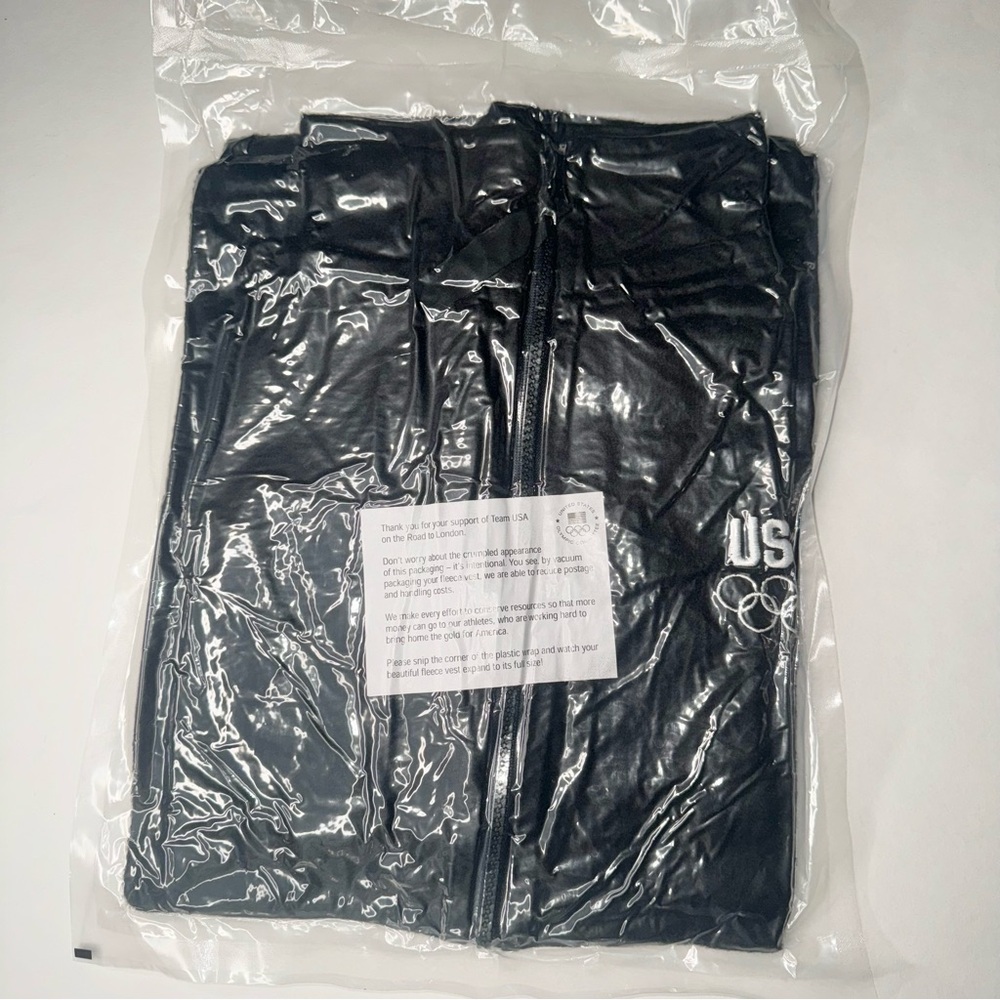 NWT SEALED OLYMPICS 2012 FLEECE VEST BLACK EMBROIDERED US OLYMPIC COMMITTEE
